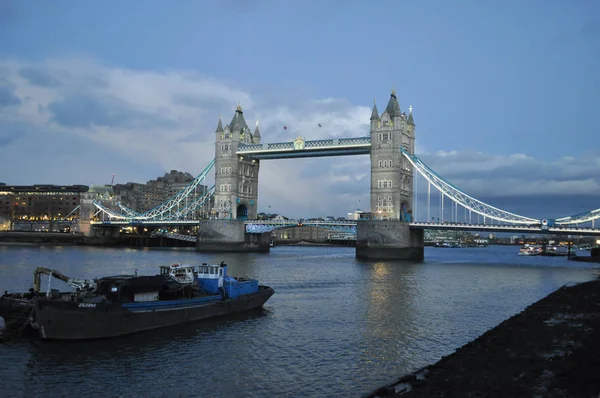 Londra 'daki kule köprüsü — Stok fotoğraf