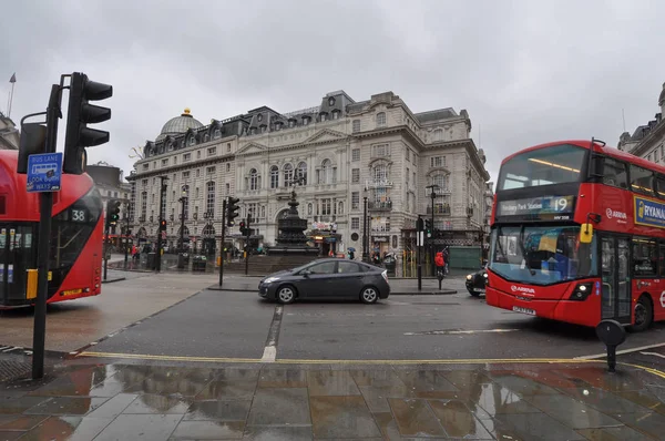 Piccadilly circus i london — Stockfoto