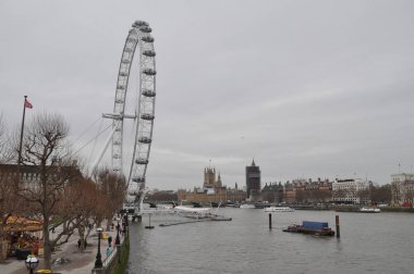 Londra, İngiltere - Şubat 2018 yaklaşık: London Eye ferris Thames Nehri'nin güney kıyısında aka Millennium tekerlek tekerlek
