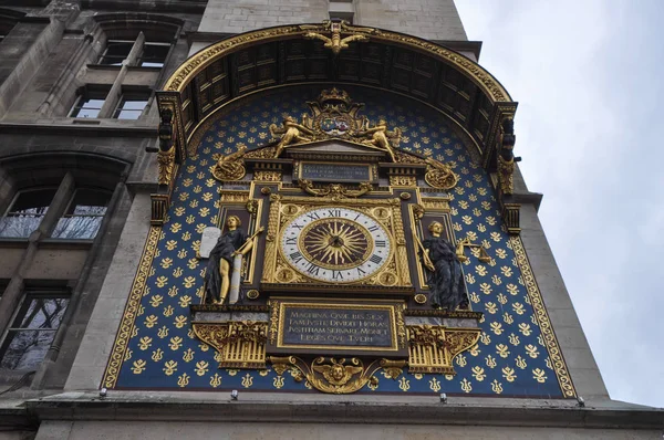 Conciergerie clock in Paris — Stock Photo, Image
