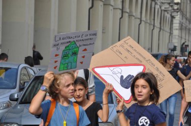 TÜRİN, İTALYA - CRCA EPTESİ 2019: gelecek mitingi için Cuma