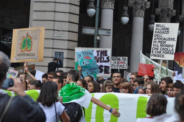 TÜRİN, İTALYA - CRCA EPTESİ 2019: gelecek mitingi için Cuma