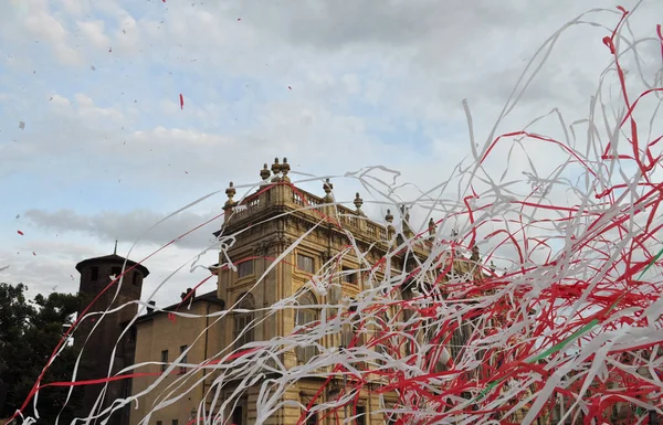 意大利都灵卡斯特罗广场的狂欢节庆祝活动 — 图库照片