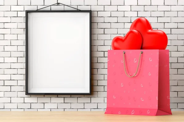 Bolsa de compras de papel rosa con corazones rojos en frente de la pared de ladrillo w —  Fotos de Stock