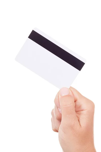 Женщина держит белую пустую кредитную карту . — стоковое фото