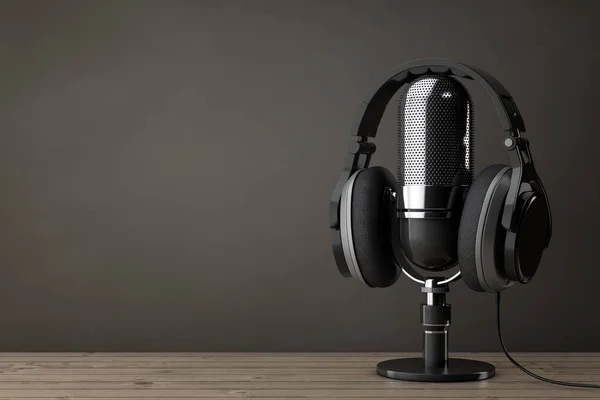Czarny słuchawki przez mikrofon. renderowania 3D — Zdjęcie stockowe