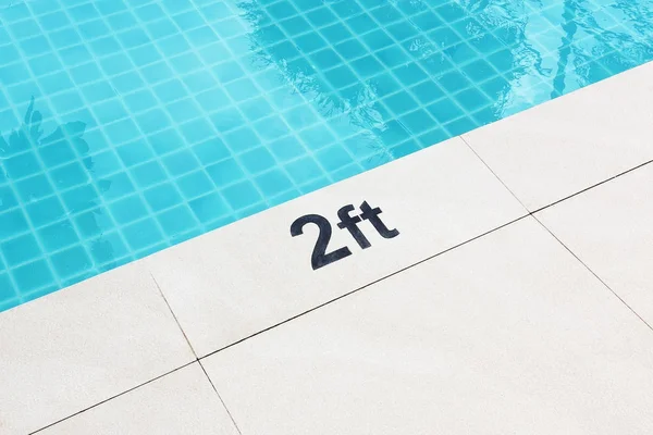 Sign Showing the Depth of the Pool. — Stock Photo, Image