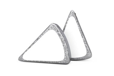 Gümüş folyoda bir parça peynir ve beyaz arka planda tasarımınız için boş alan etiketi. 3d Hazırlama