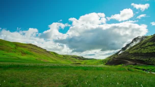Hveragerdi hoogteweg in IJsland — Stockvideo