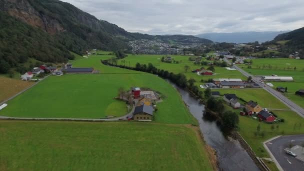 Steinsdalsfossen in norwegen — Stockvideo