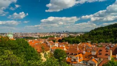 Prag Kalesi: güneşli görünümü