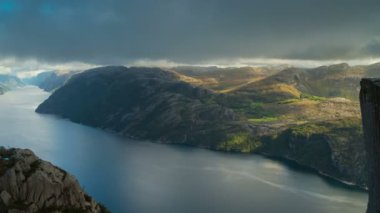 Şaşırtıcı zaman atlamalı Preikestolen, Norveç'ten