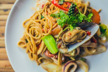 Deniz mahsullü makarna