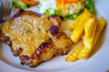 Biberli domuz bifteği