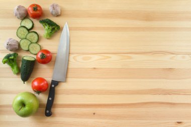 ahşap zemin üzerinde sebze