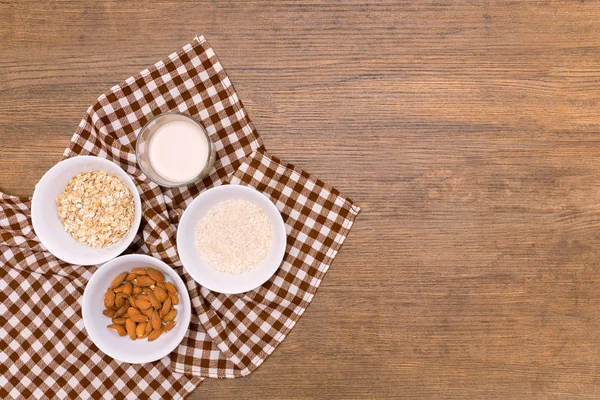 Plant alternative milk recipe: almond, oat, rice
