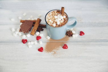 Saint Valentine's tatil kümesi tebrik. Sıcak çikolata ve kalp 