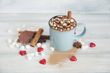 Saint Valentine's tatil kümesi tebrik. Sıcak çikolata ve kalp 