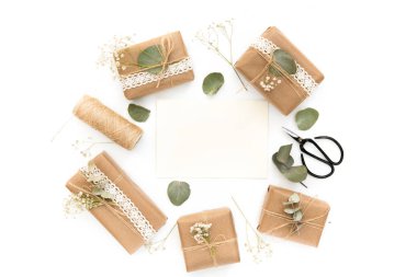 Kağıt hediye kutuları ile çalışma