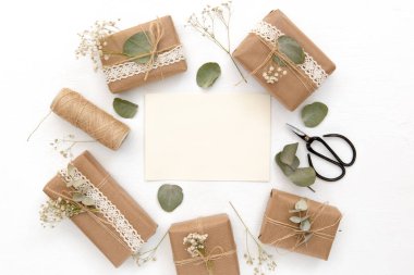 Kağıt hediye kutuları ile çalışma