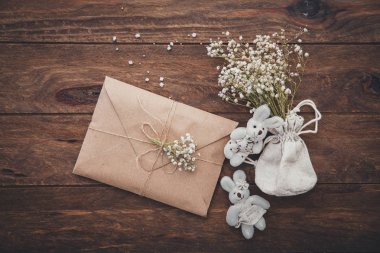 Süslemeleri ile çalışma alanı. Üstten Görünüm. Düğün hazırlık ve planlama.