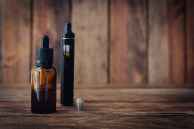 Vaping e-vaping aygıt sıvı. Elektronik sigara.