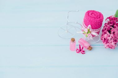 Işık arkaplanındaki güzel spa kompozisyonu