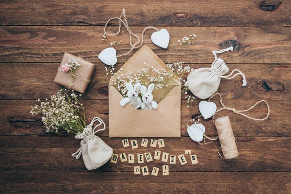 Espacio Trabajo Tarjetas Invitación Para Bodas Sobres Artesanales Rosas Rosadas — Foto de Stock