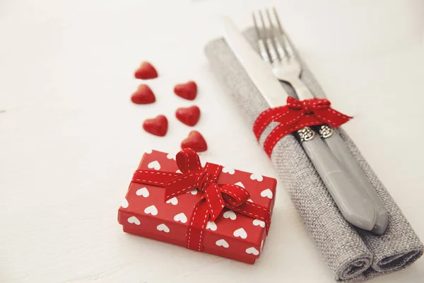 Ajuste de mesa de San Valentín place.Romantic concepto de cena — Foto de Stock