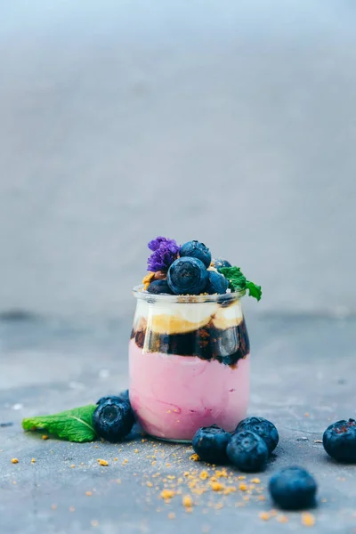 Assortment of creamy gourmet strawberry desserts — Stock Photo, Image