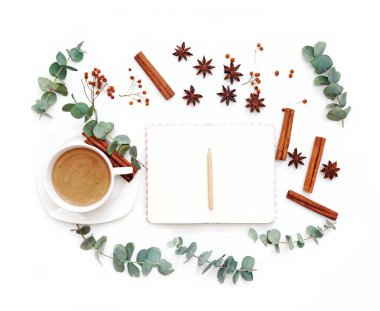 Çalışma alanı düz kompozisyon blogcular, dergiler, sosyal medya ve sanatçılar için yatıyordu. Üstten Görünüm. Kopya alanı 