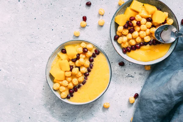 Mango smoothie kase. Sağlıklı kahvaltı. Mango smoothie tahıllar ile 