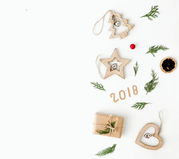 Composição de Natal Criativa para 2018. Deitado. Espaço de cópia — Fotografia de Stock
