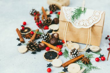 Noel süslemeleri ile mevcut. Tatil arka plan