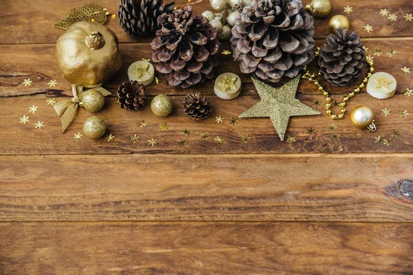 木の背景にクリスマスのフレーム — ストック写真