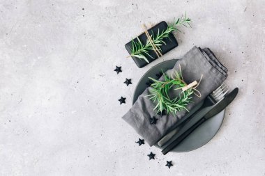 Noel ve yeni yıl yer sofra Noel süslemeleri ile. Kopya alanı. 