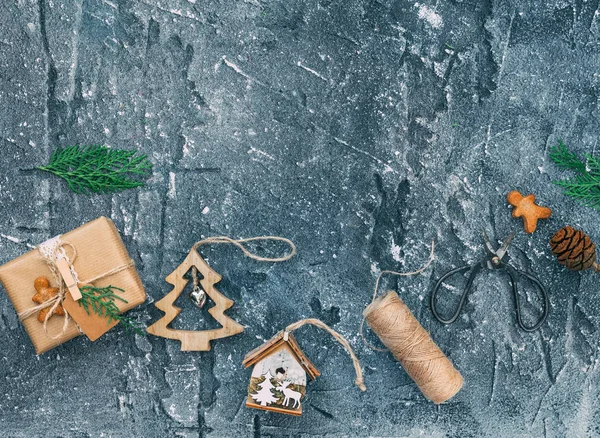 Flat Lay Composição Natal Caixas Presente Natal Embrulhadas Mão Com — Fotografia de Stock