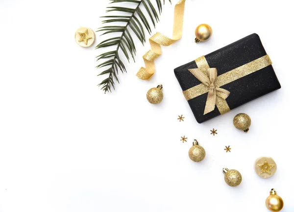 Handgemachte Weihnachtsgeschenkboxen Isoliert Weiß Kreatives Flaches Layout Und Komposition Von — Stockfoto