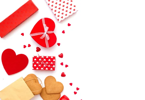 Valentine Day Płaskie Leżał Pudełko Pliki Cookie Serca Białym Tle — Zdjęcie stockowe