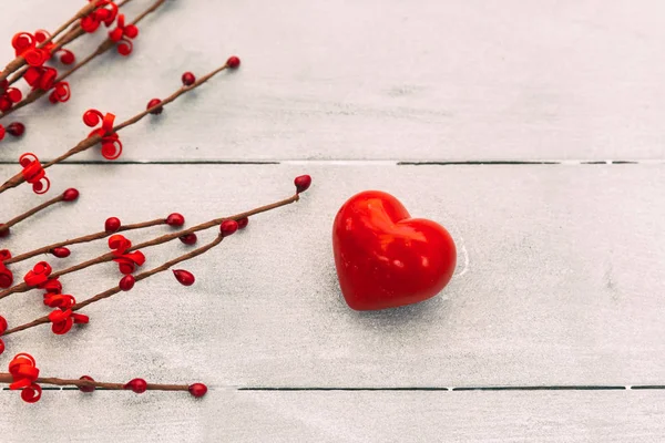 Den Svatého Valentýna Koncept Červené Srdce Dřevěné Pozadí Pohled Shora — Stock fotografie