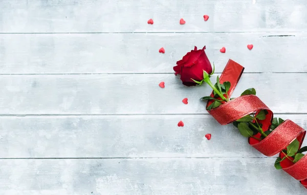 Rosa Rossa Con Cuori San Valentino Sfondo — Foto Stock