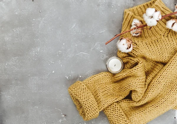 따뜻한 스웨터와 구성입니다 블로거 아늑한 — 스톡 사진