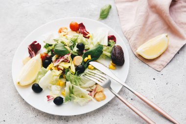 Vegan sağlıklı taze salata