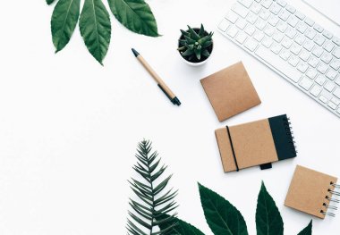  Minimalist yeşil yat ve kahverengi Ev Ofis Masası tarz.