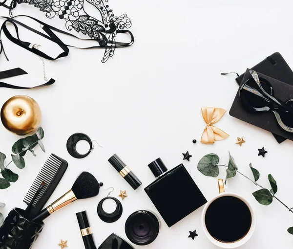 Lägenheten Låg Svart Tillbehör För Kvinnor Beauty Blogger Koncept — Stockfoto