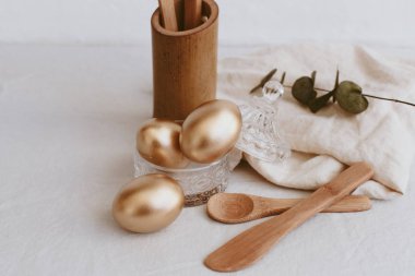 Paskalya altın yumurta zemin keten üzerine