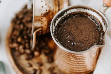 Geleneksel Türk kahvesi. Kapat. 