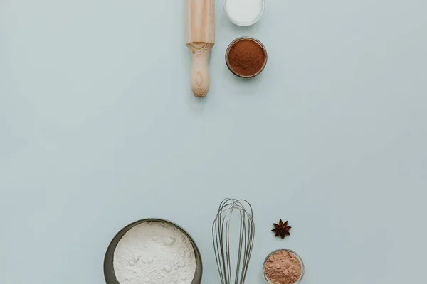 Ingredientes Para Hornear Pasteles Sobre Fondo Pastel Mínimo Plano Lay — Foto de Stock