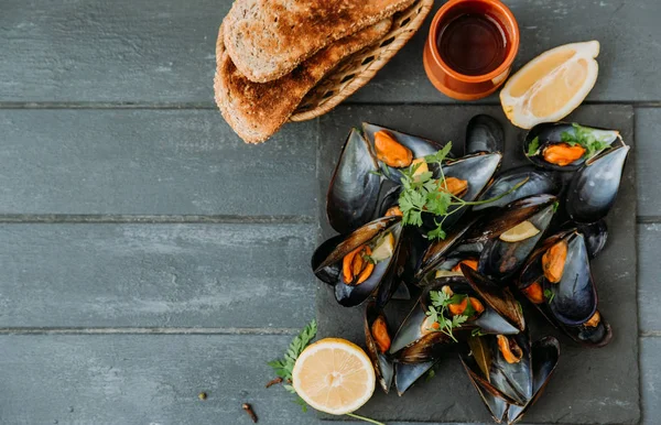 Boiled Mussels Table Top View — Stock Photo, Image