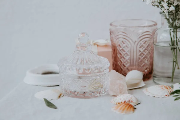 貝殻や花瓶 素朴な結婚式の装飾 — ストック写真